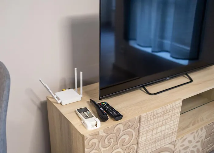 Modern 1br Comfort In Oborishte With Private Parking *