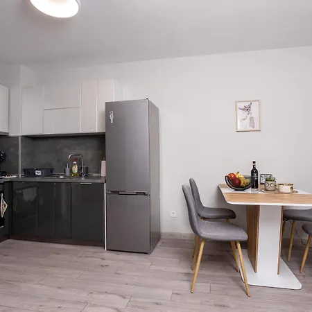 Modern 1Br Comfort In Oborishte With Private Parking