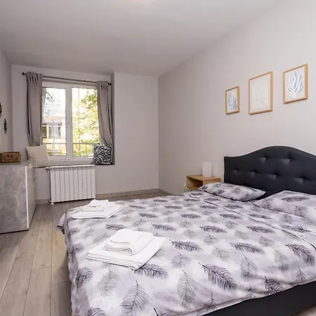 Modern 1Br Comfort In Oborishte With Private Parking Apartment