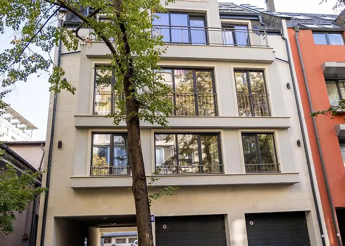 Modern 1br Comfort In Oborishte With Private Parking