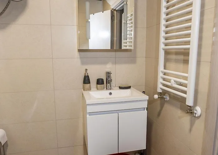 Апартаменты Modern 1br Comfort In Oborishte With Private Parking *